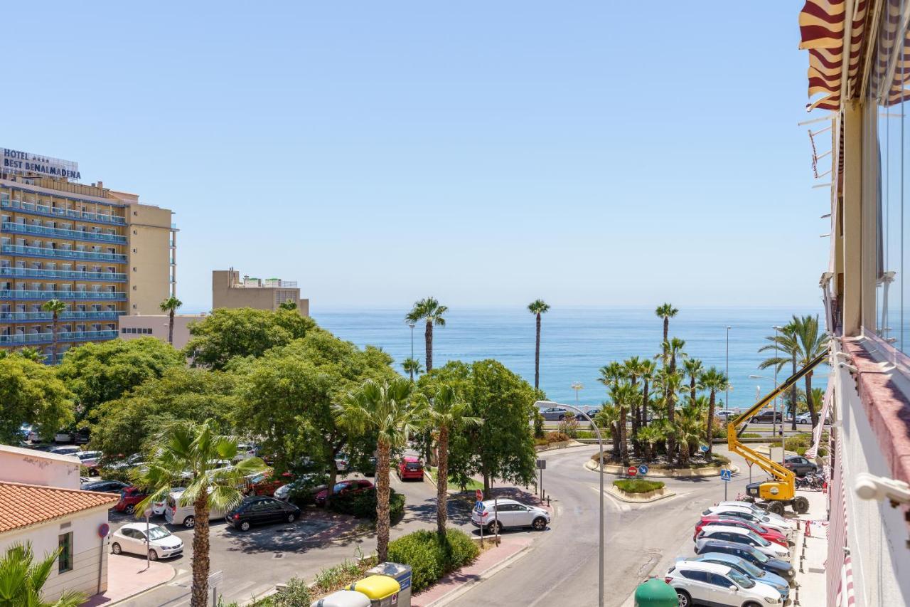 Chic Beachfront Flat With Amazing Sea Views And Private Indoor Parking Benalmádena Eksteriør billede