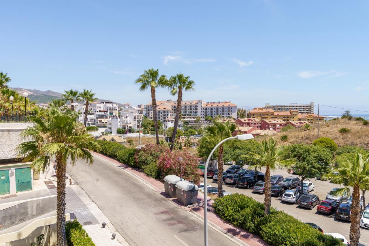 Chic Beachfront Flat With Amazing Sea Views And Private Indoor Parking Benalmádena Eksteriør billede